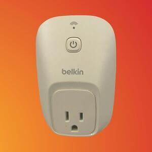Belkin WeMo Wi-Fi Smart Plug Switch Model F7C027 White Compact Smart Home